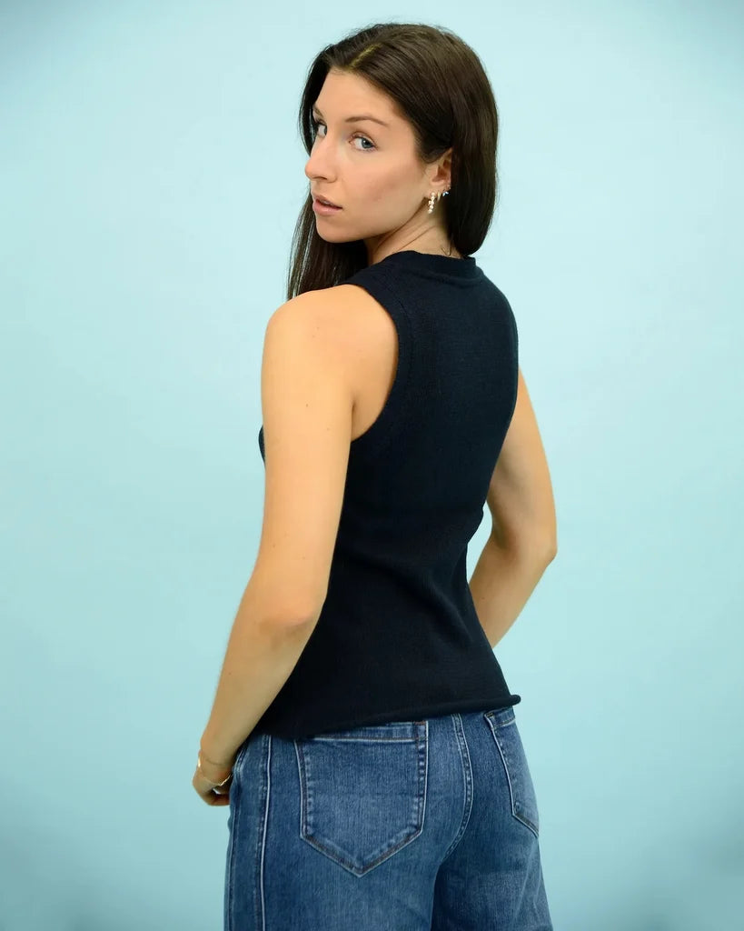 BRIAR SLEEVELESS V-NECK VEST
