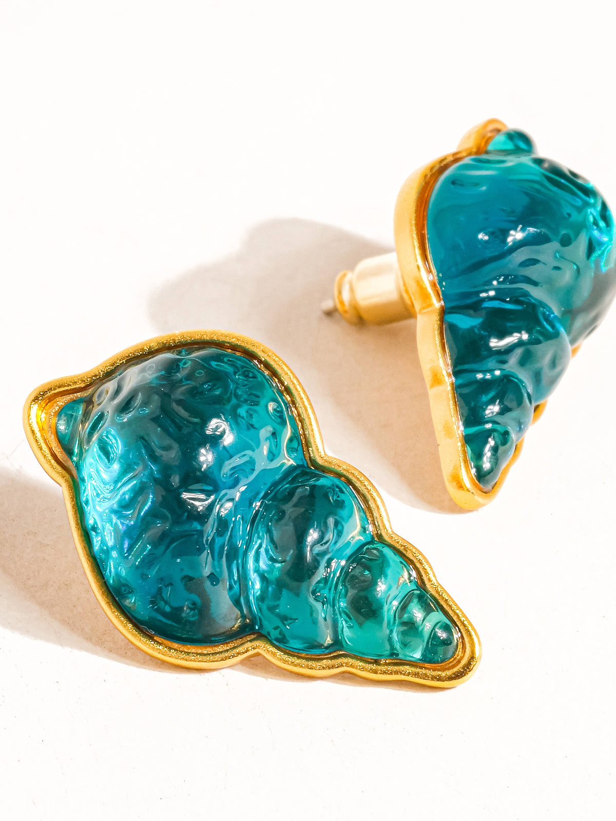 Yvon 18K Gold Vintage Shell Stud: Green