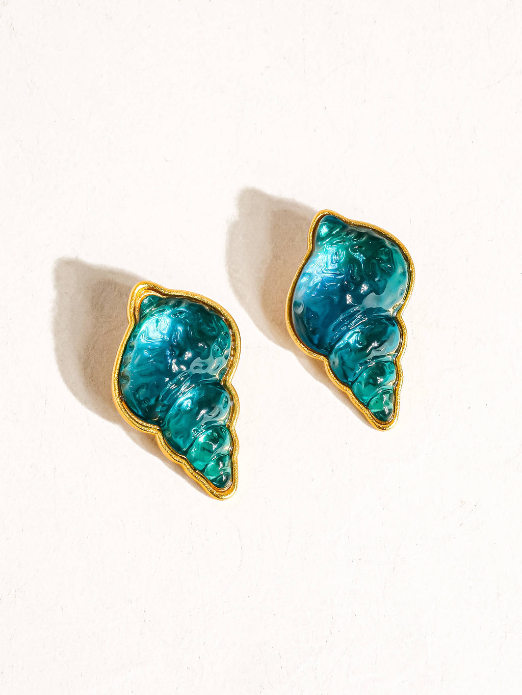 Yvon 18K Gold Vintage Shell Stud: Green