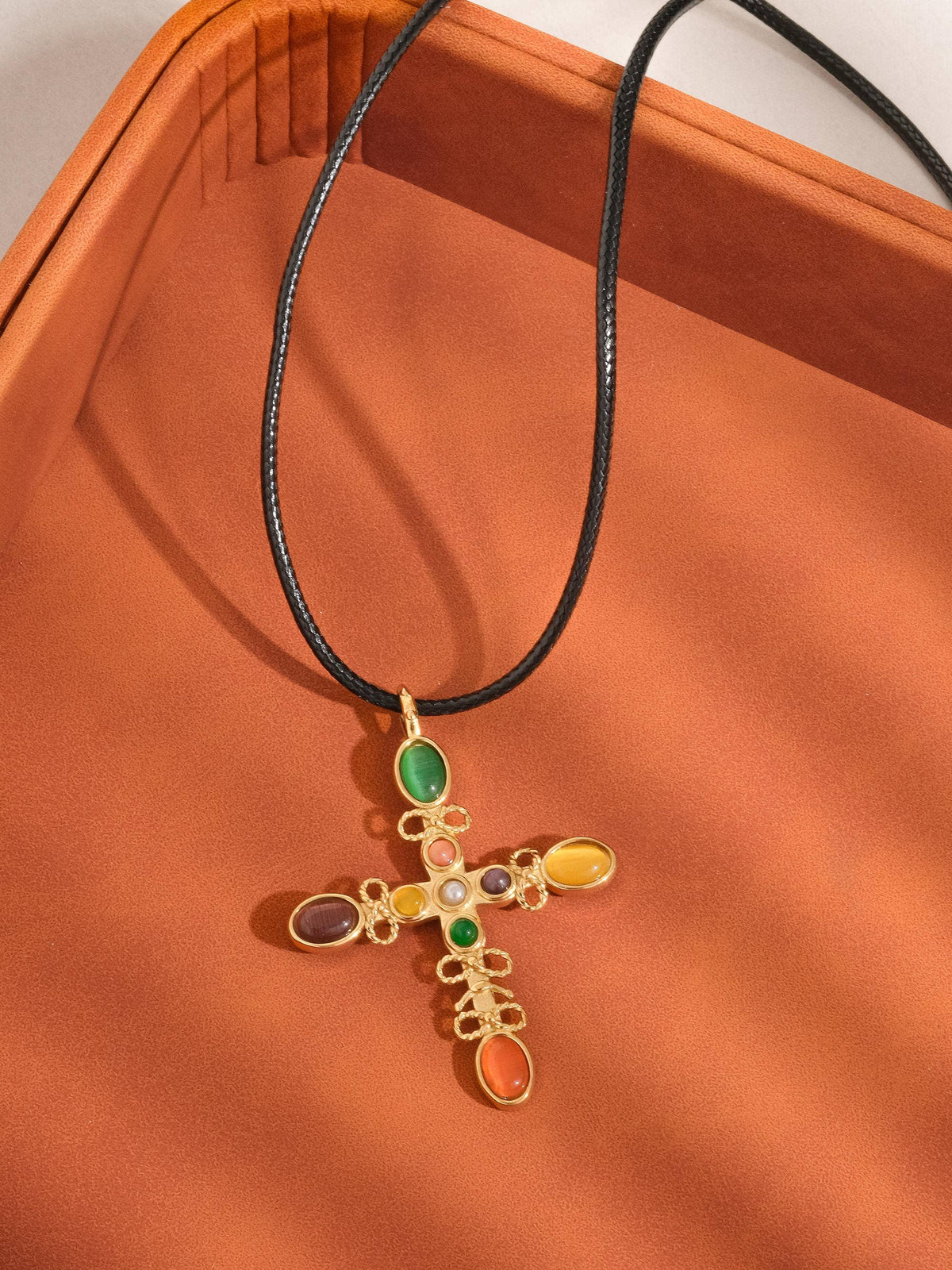 Chase 18K Gold Non-Tarnish Cross Necklace: Yellow Gold