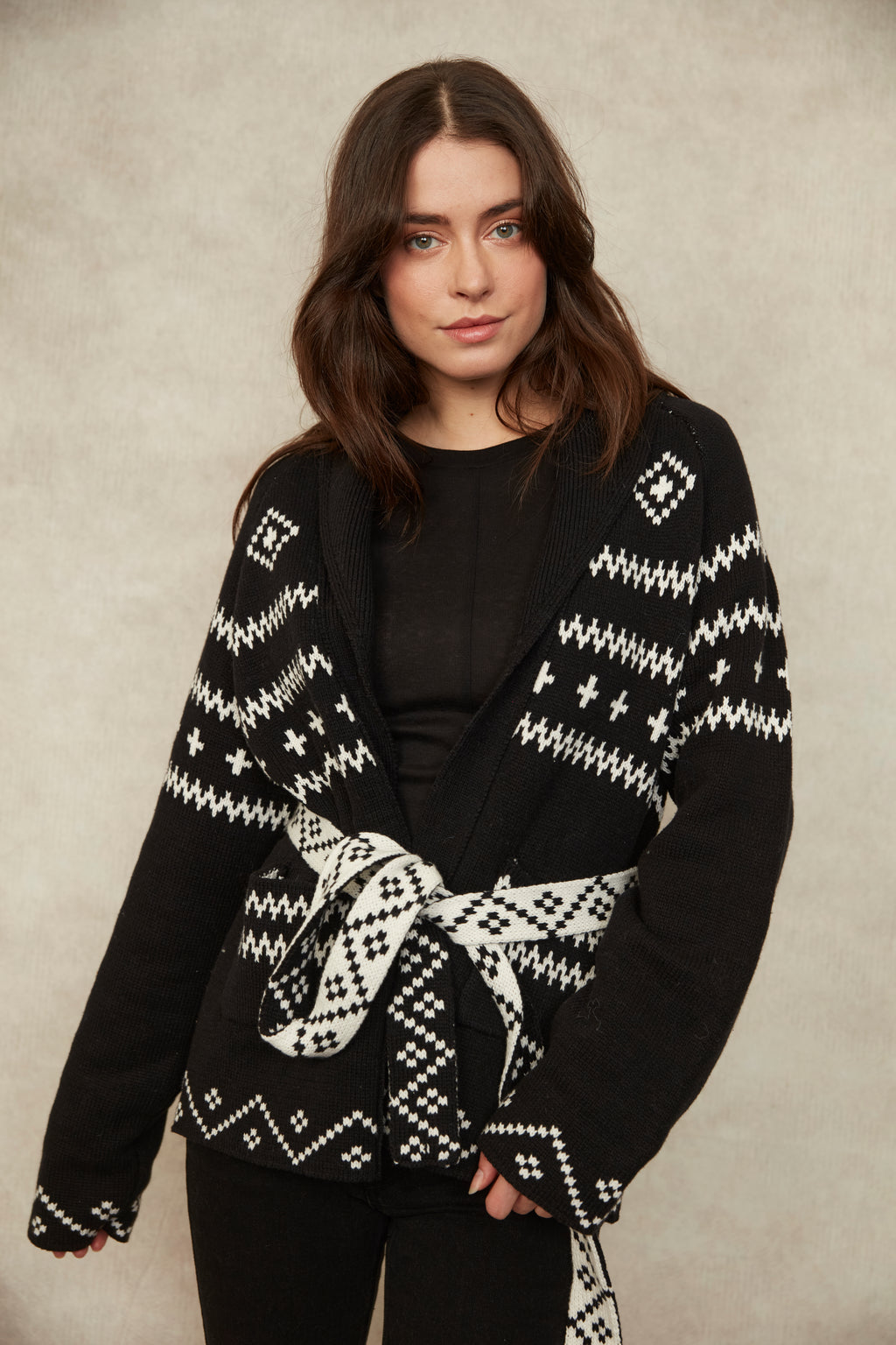 Cecile Raglan Sleeve - Black