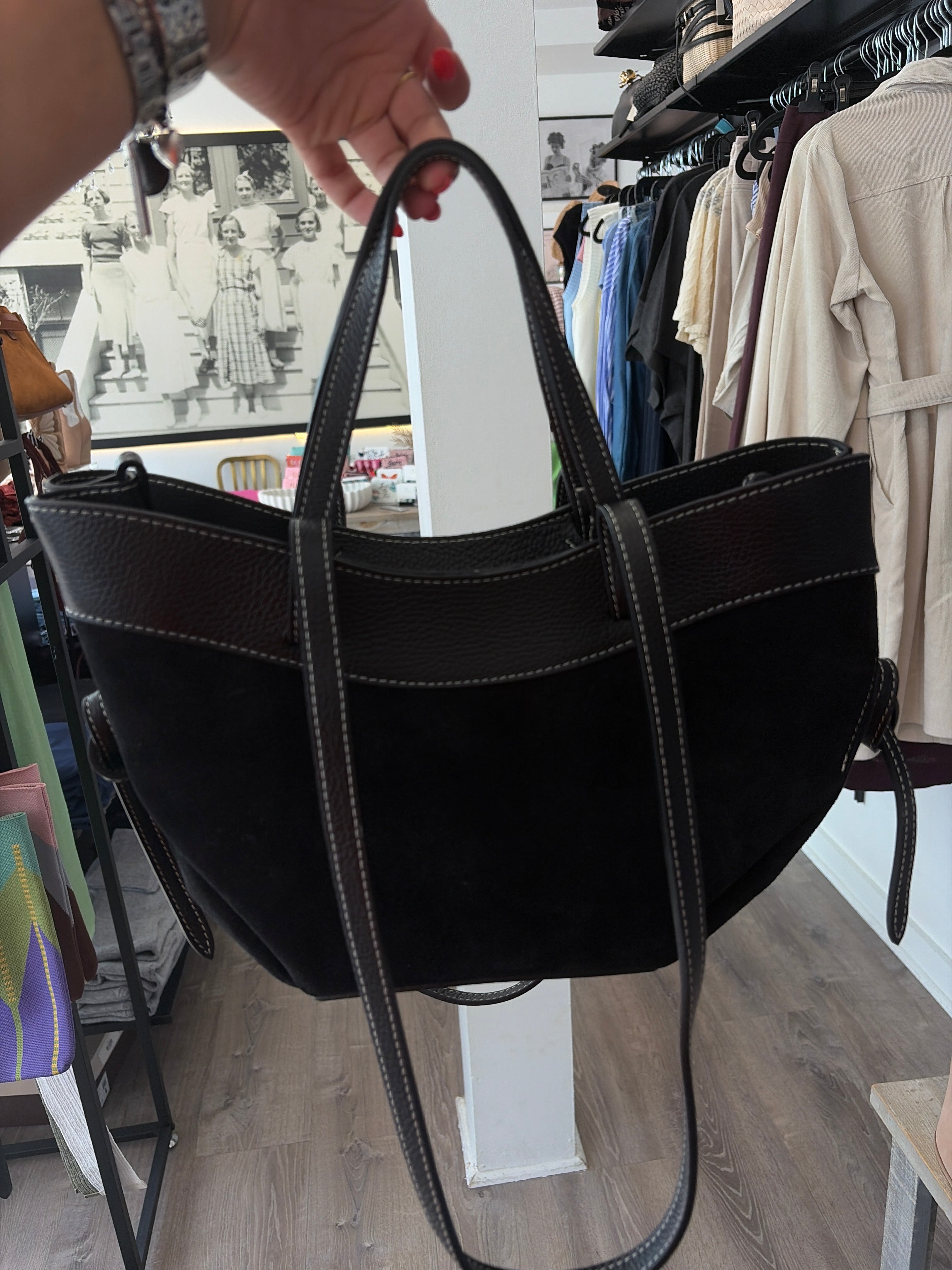 Daphne Suede Black