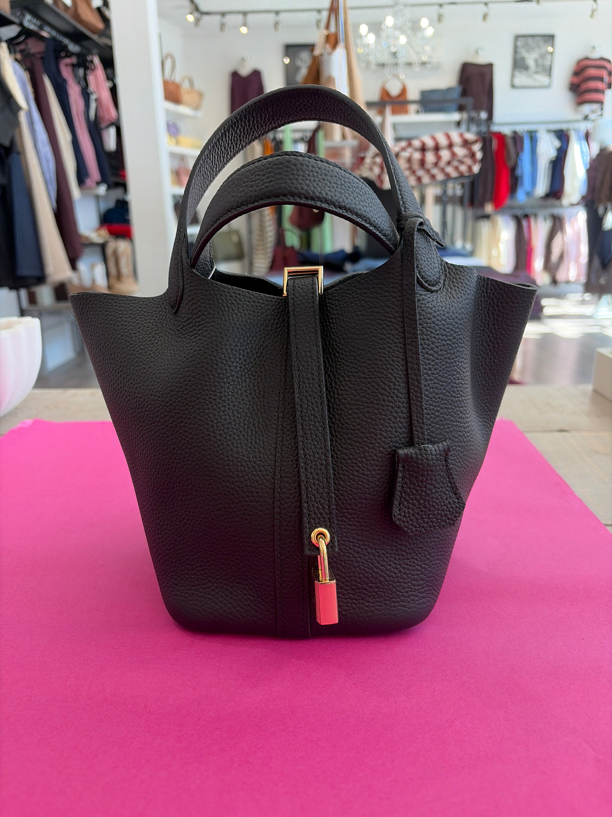 INZI SMALL BUCKET LEATHER BAG