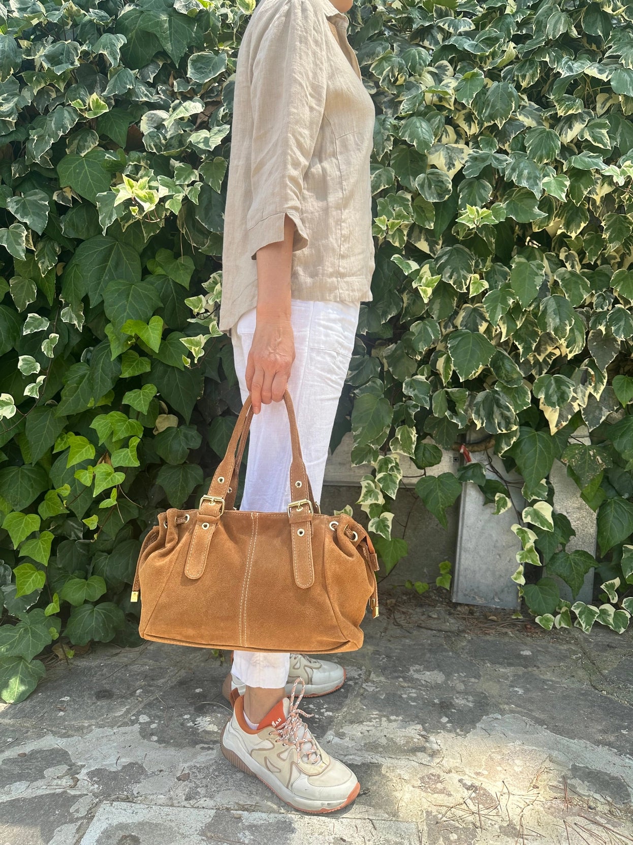 Isabel Large Suede Handbag - Camel