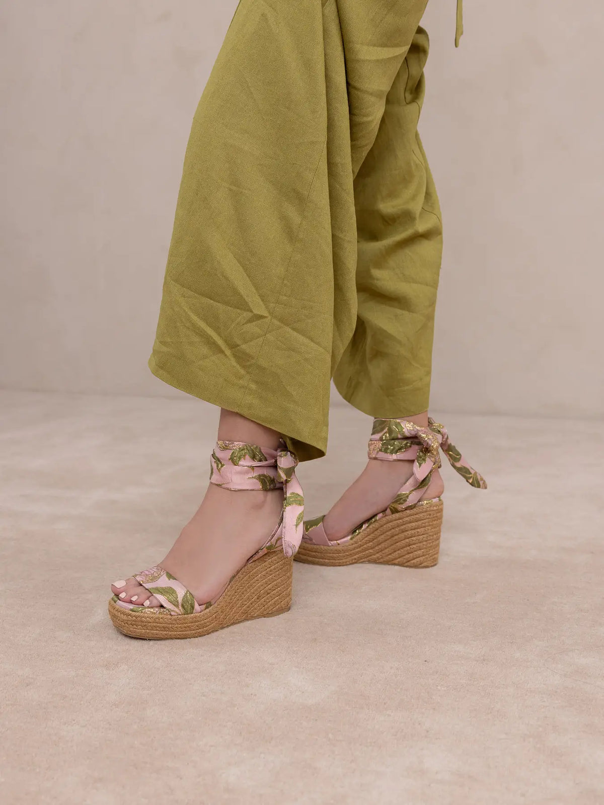 The Oceana | Rose Garden Gingham Wrap Wedge