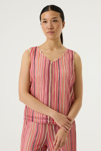 Top with pattern